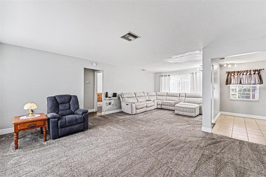 8040 SAYBROOK DRIVE photo 4