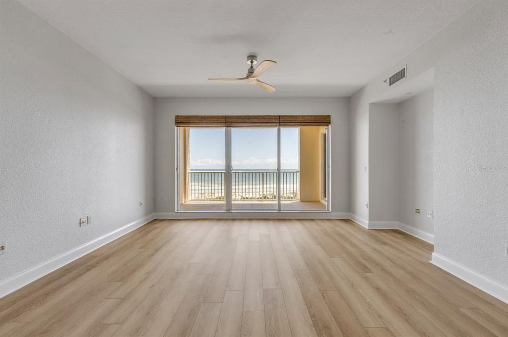 253 MINORCA BEACH WAY 604 photo 9