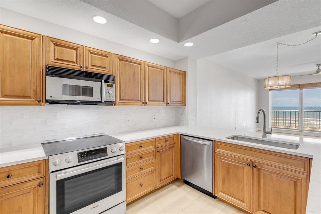 253 MINORCA BEACH WAY 604 photo 18