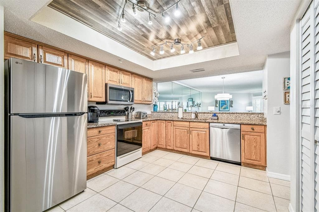 18400 GULF BOULEVARD 1301 photo 9