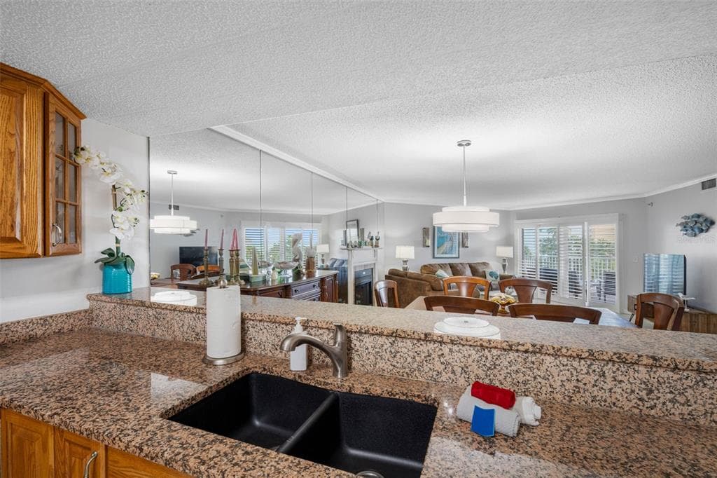 18400 GULF BOULEVARD 1301 photo 10