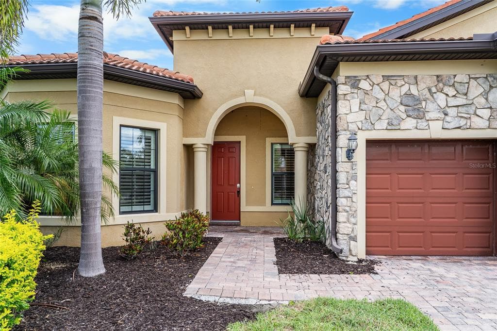 5700 SWEET LEAF WAY photo 2