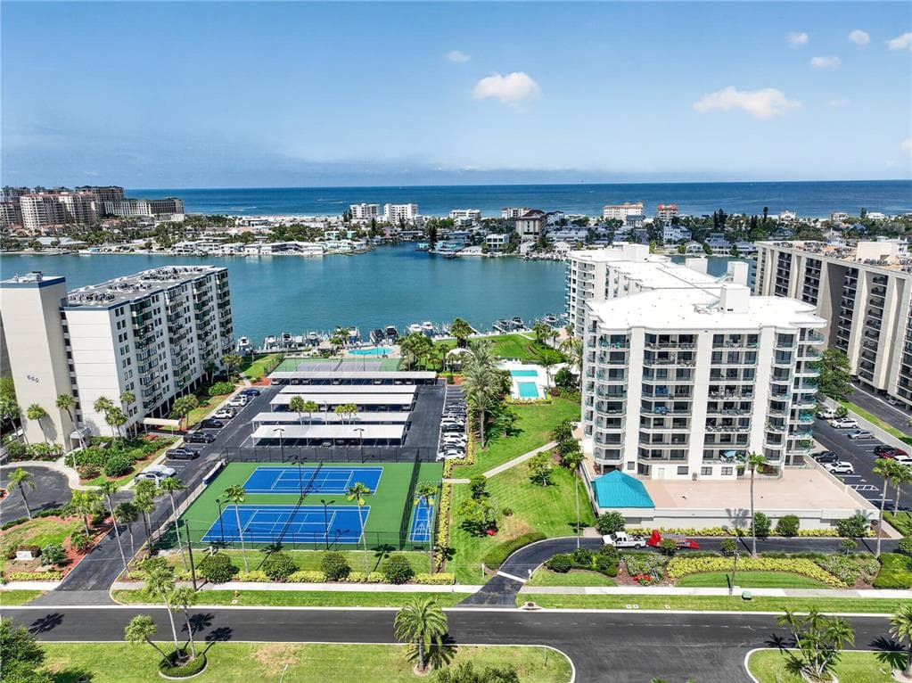 670 ISLAND WAY #207 1