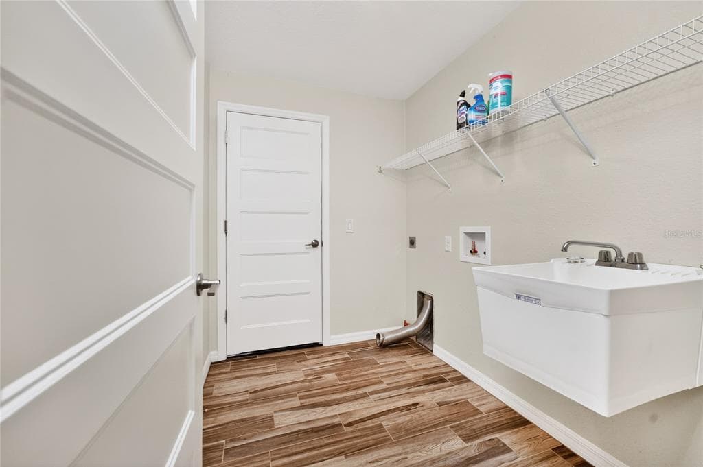 1213 CASPER STREET photo 18