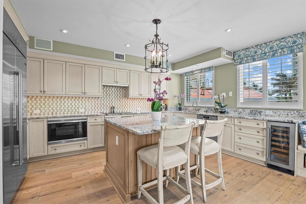 1170 GULF BOULEVARD 201 photo 4