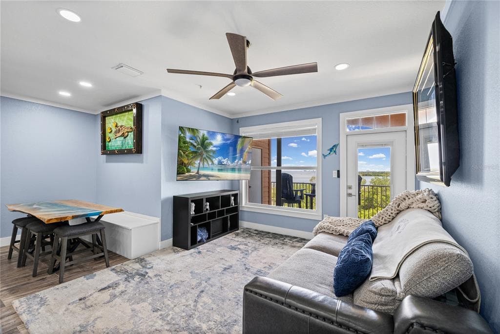 5000 CULBREATH KEY WAY 9-216 photo 8