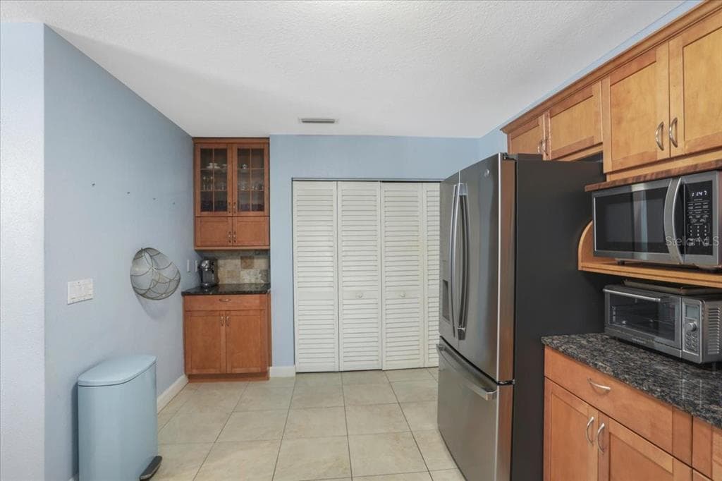 1915 NW 16TH AVENUE photo 13