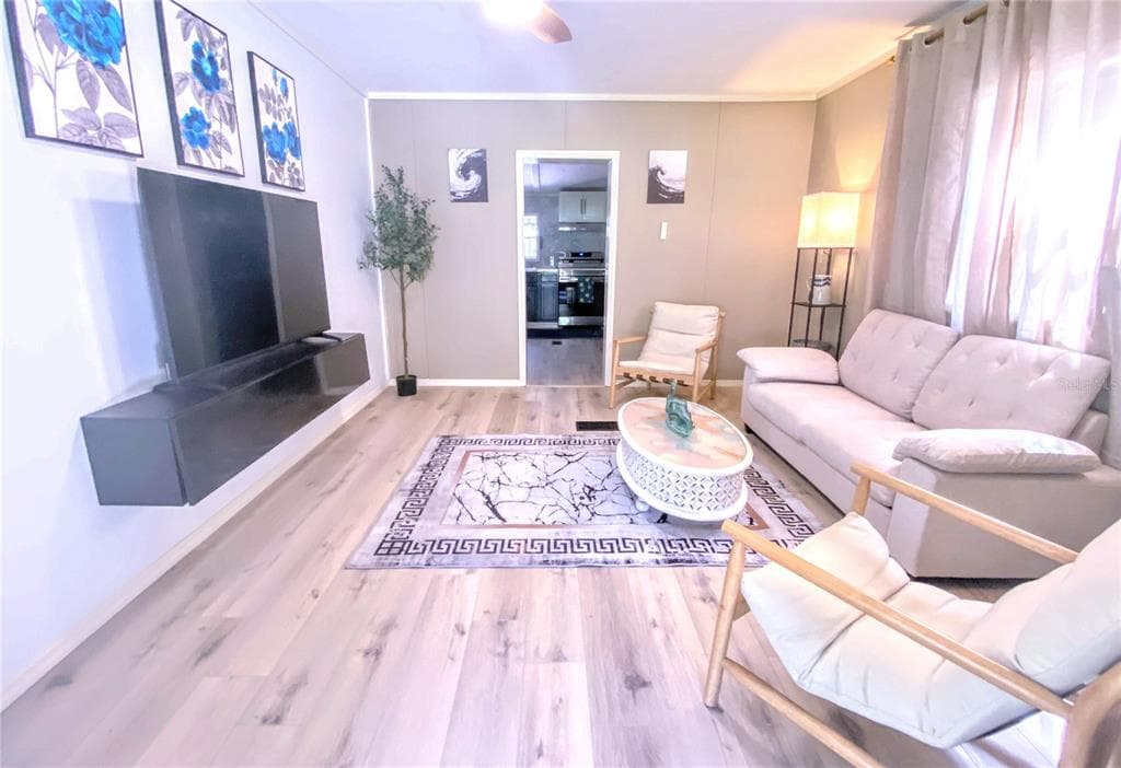 208 ASHLEY STREET photo 6