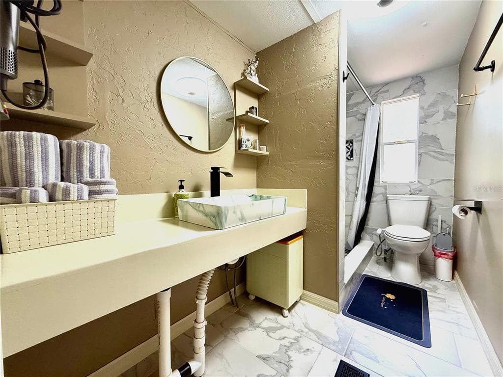 208 ASHLEY STREET photo 13