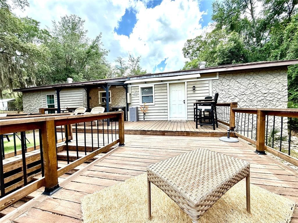 208 ASHLEY STREET photo 24