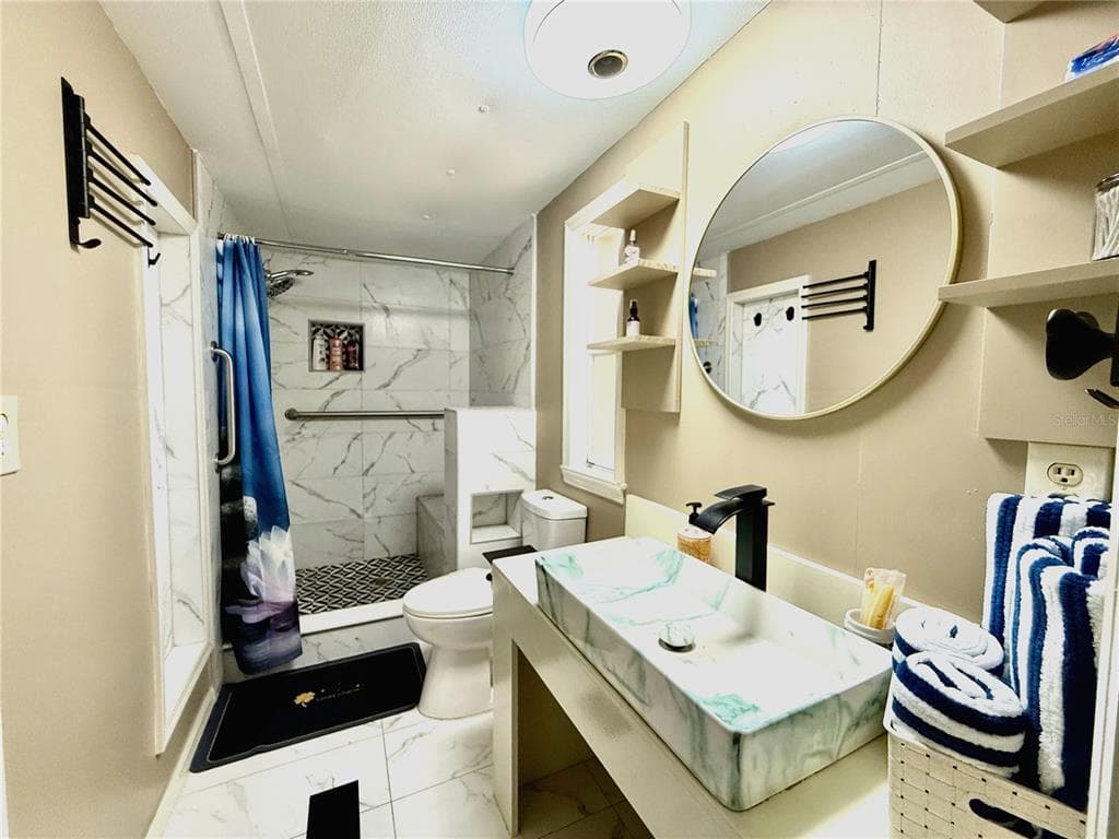 208 ASHLEY STREET photo 18