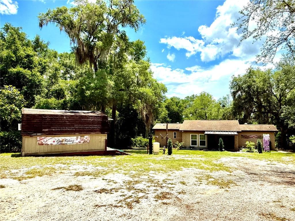 208 ASHLEY STREET photo 25