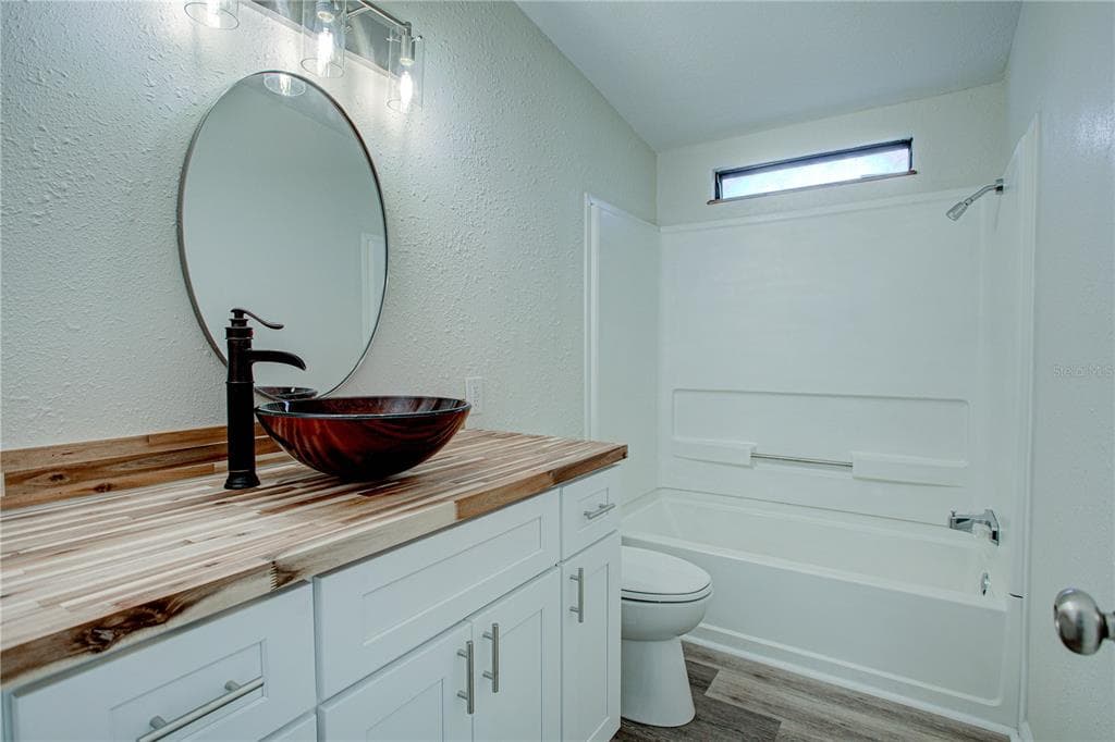 118 WATERWAY DRIVE photo 14