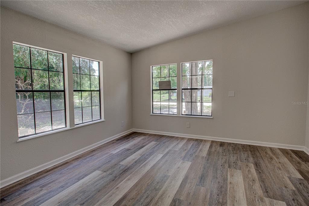 118 WATERWAY DRIVE photo 11