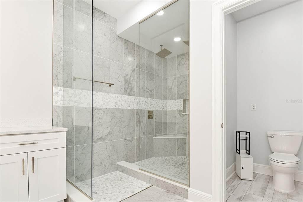 200 OCEAN CREST DRIVE 642 photo 16