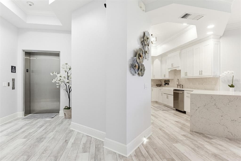 200 OCEAN CREST DRIVE 642 photo 9
