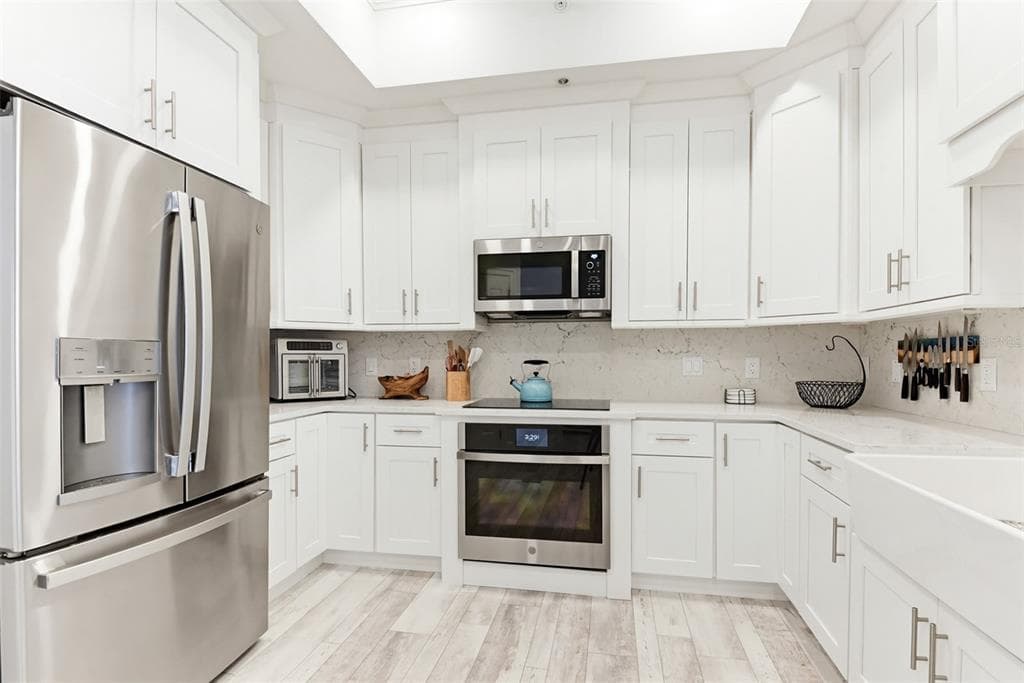 200 OCEAN CREST DRIVE 642 photo 11