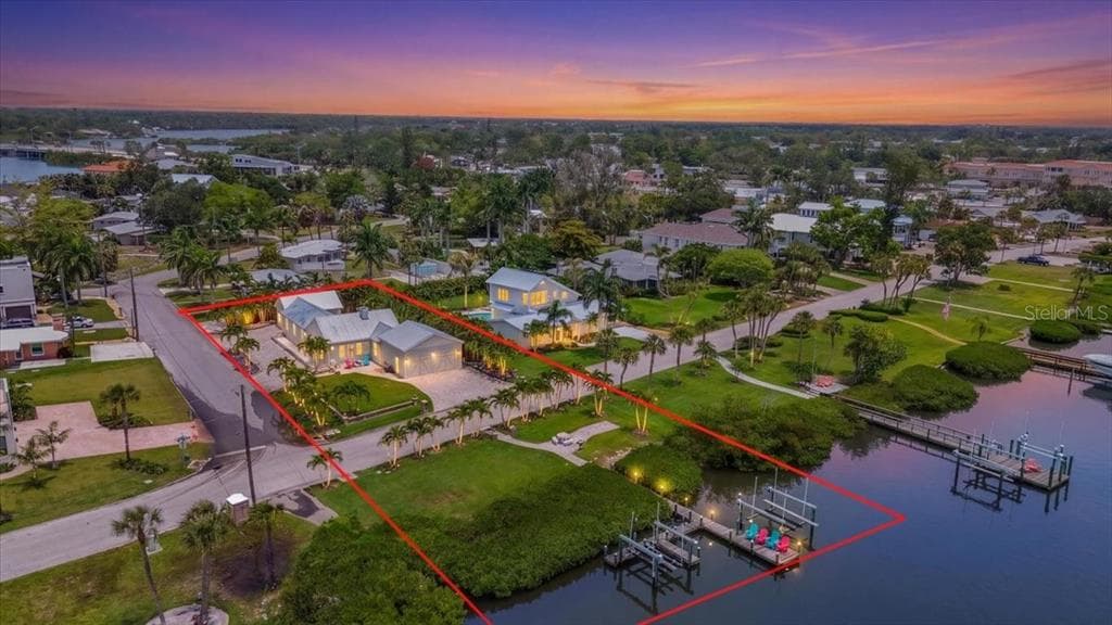 216 SUNRISE DRIVE photo 2
