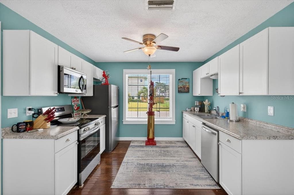 216 SUNRISE DRIVE photo 22