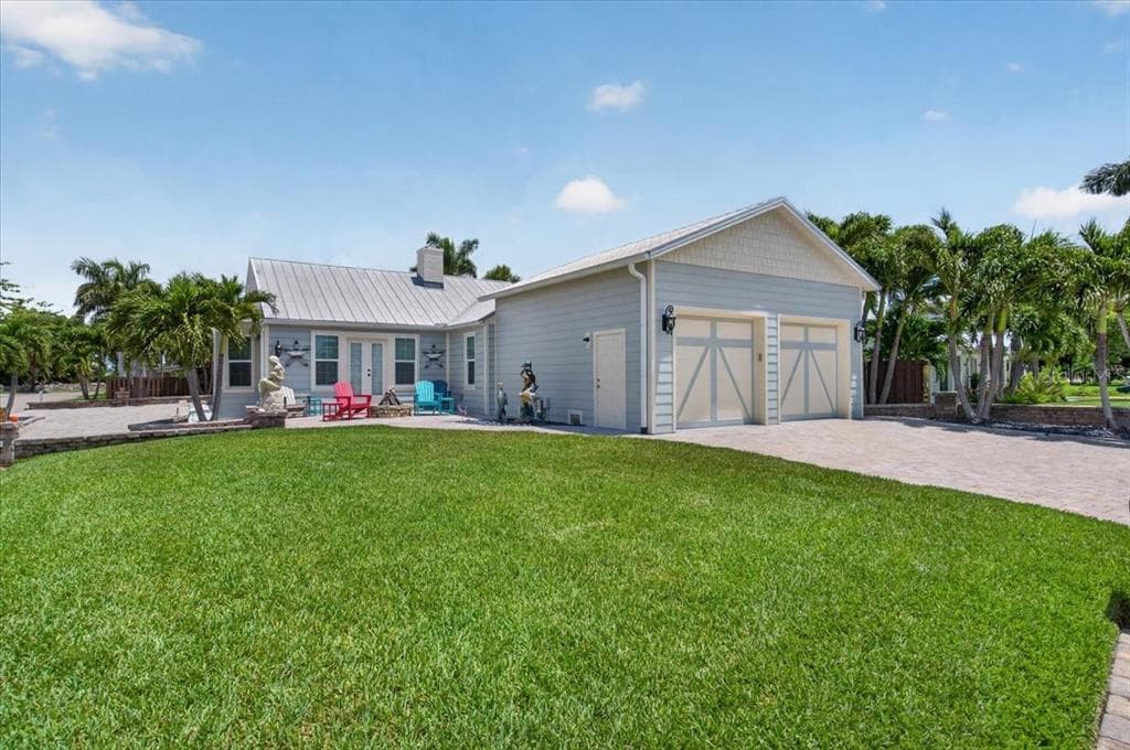 216 SUNRISE DRIVE photo 1
