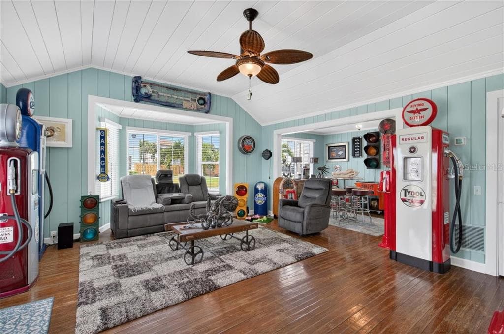 216 SUNRISE DRIVE photo 15