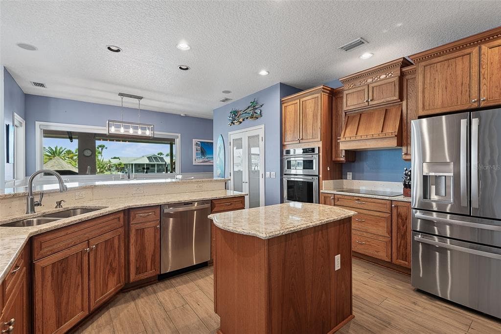 72 CLUB HOUSE DRIVE photo 20