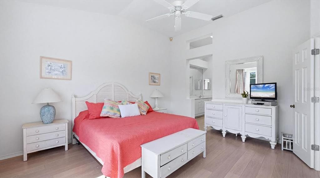 7706 WHITEBRIDGE GLEN photo 18
