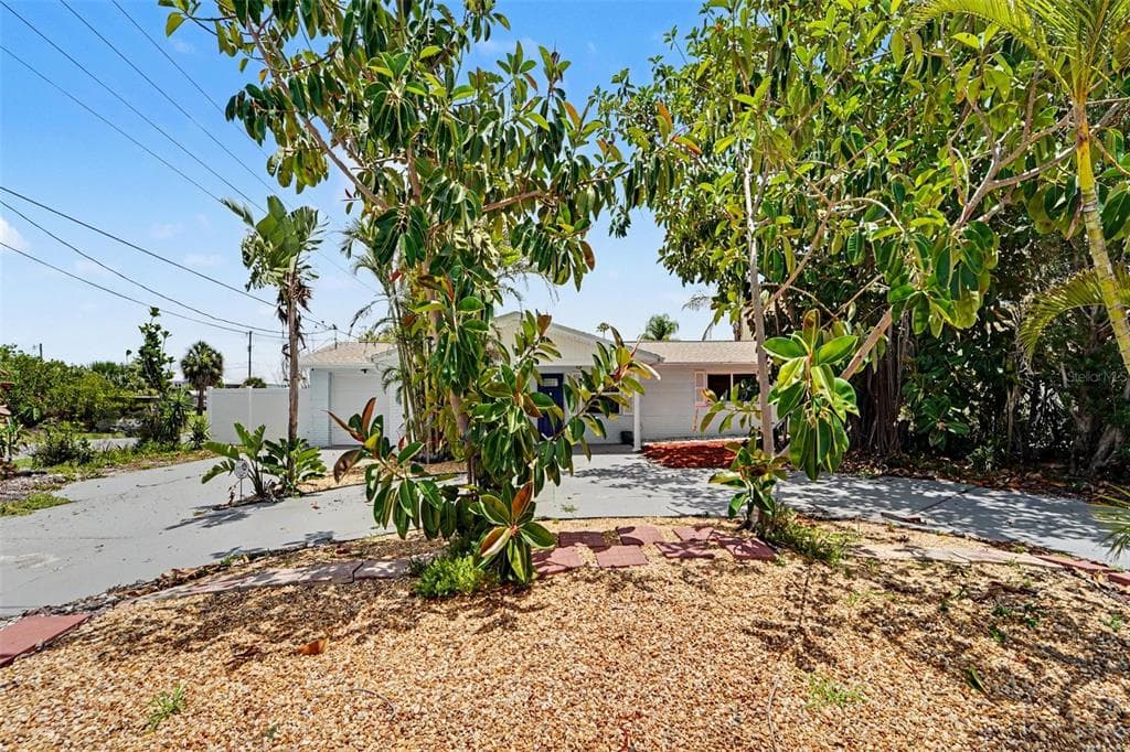 13714 ALLYN DRIVE photo 3