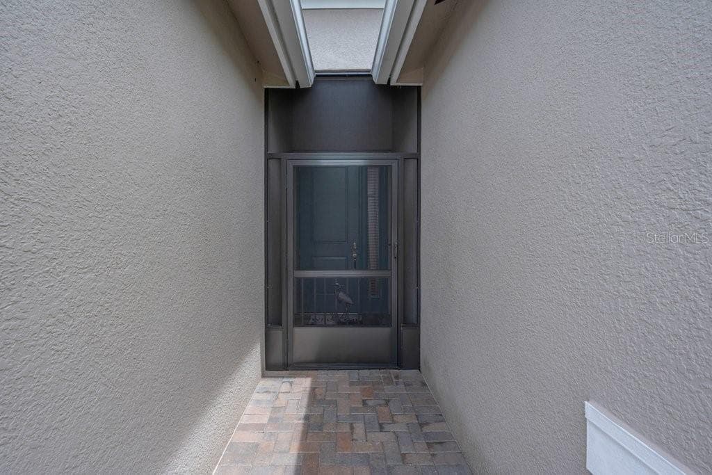 4844 AVILA LAKES DRIVE photo 4