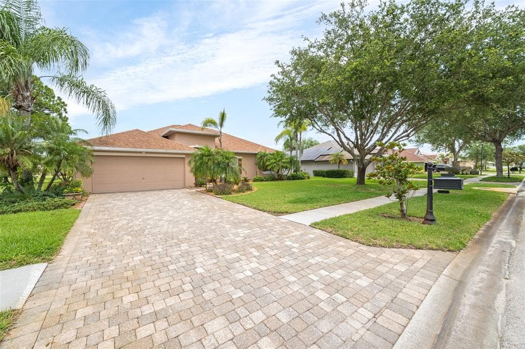 241 DEVLIN COURT photo 2