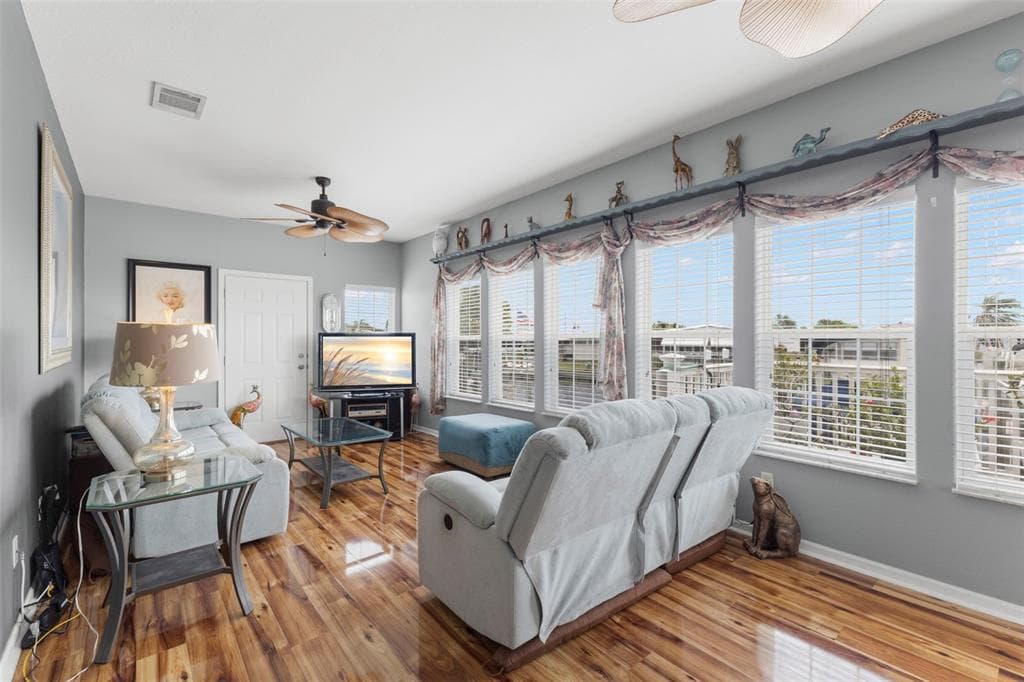124 AMERICANA COURT NE 214 photo 7