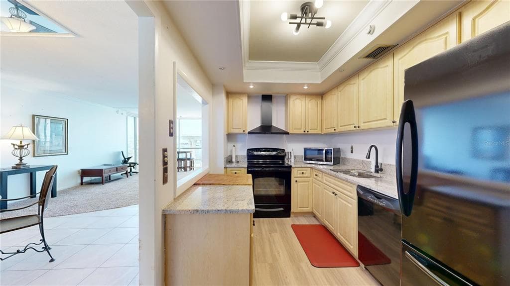 100 PIERCE STREET 601 photo 12