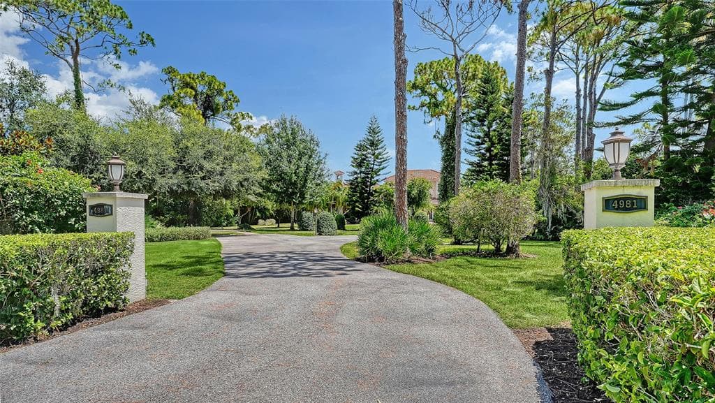 4981 HUBNER CIRCLE photo 3