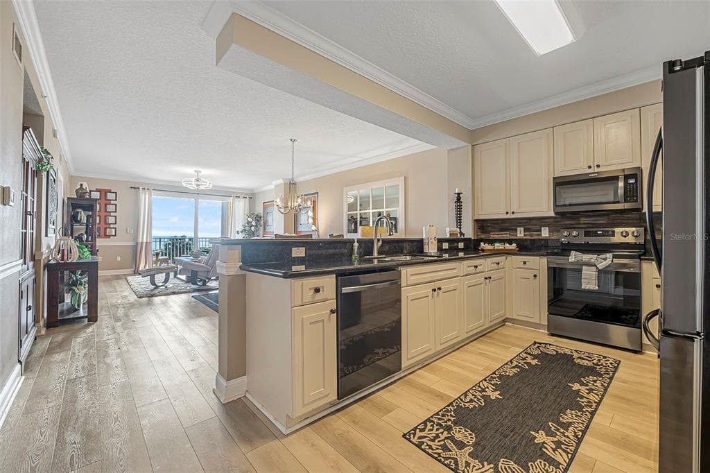 60 SURFVIEW DRIVE 208 photo 17
