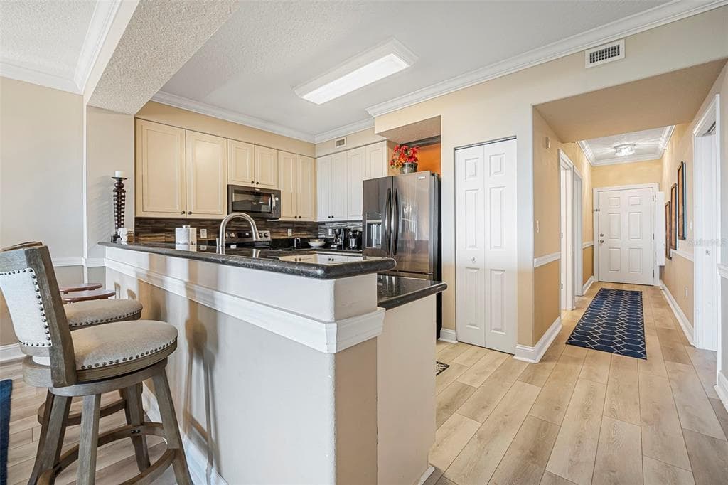 60 SURFVIEW DRIVE 208 photo 5
