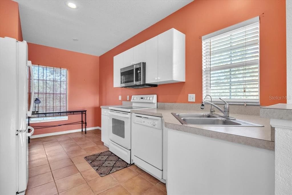 19335 WATER OAK DRIVE 301 photo 17