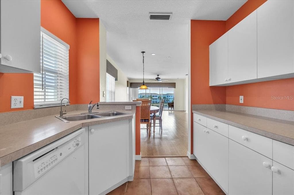 19335 WATER OAK DRIVE 301 photo 22