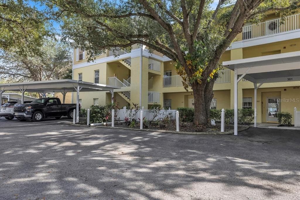 19335 WATER OAK DRIVE 301 photo 1