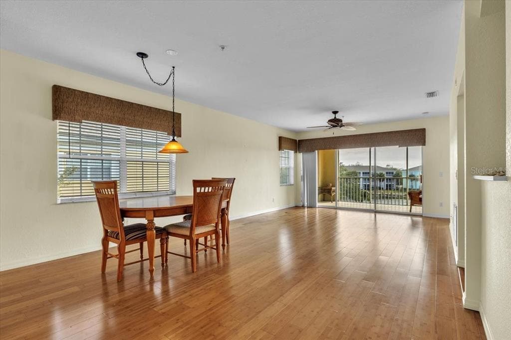 19335 WATER OAK DRIVE 301 photo 14