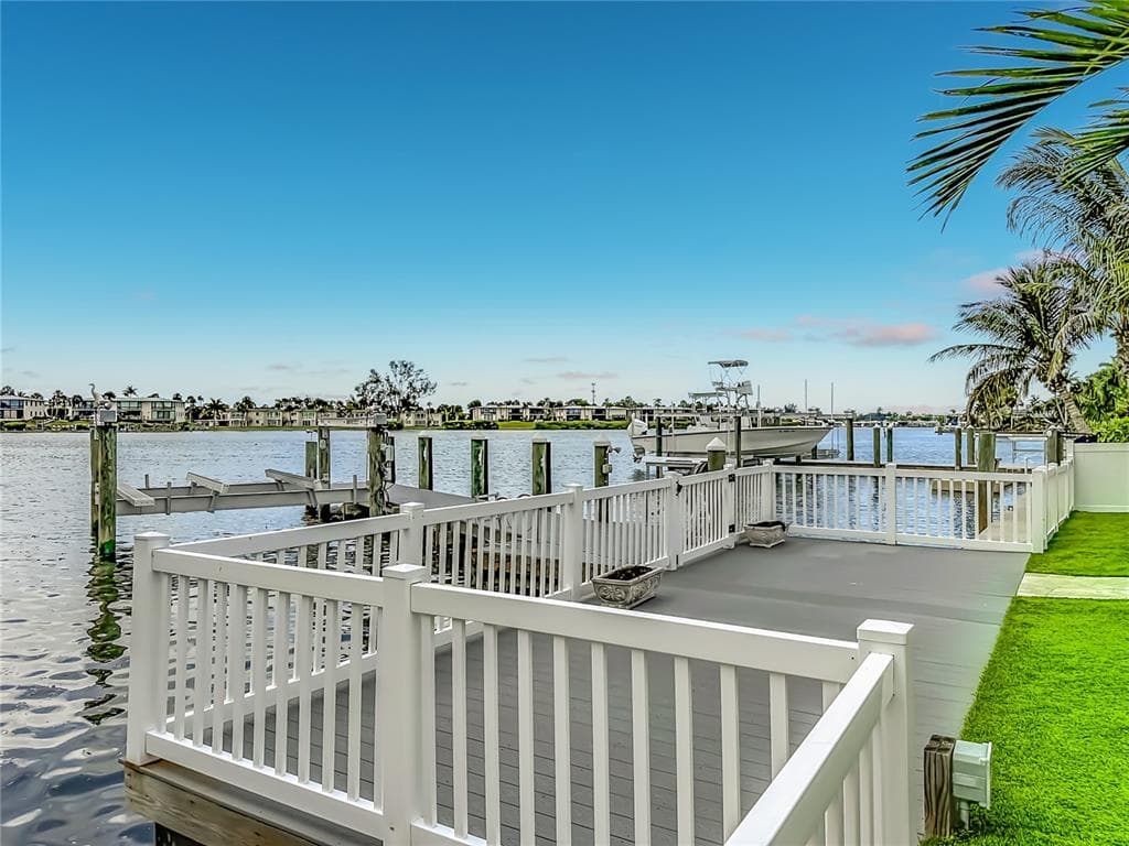 605 KEY ROYALE DRIVE photo 17