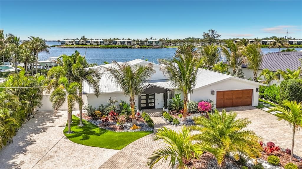 605 KEY ROYALE DRIVE photo 3