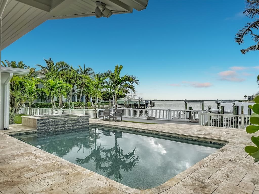 605 KEY ROYALE DRIVE photo 9