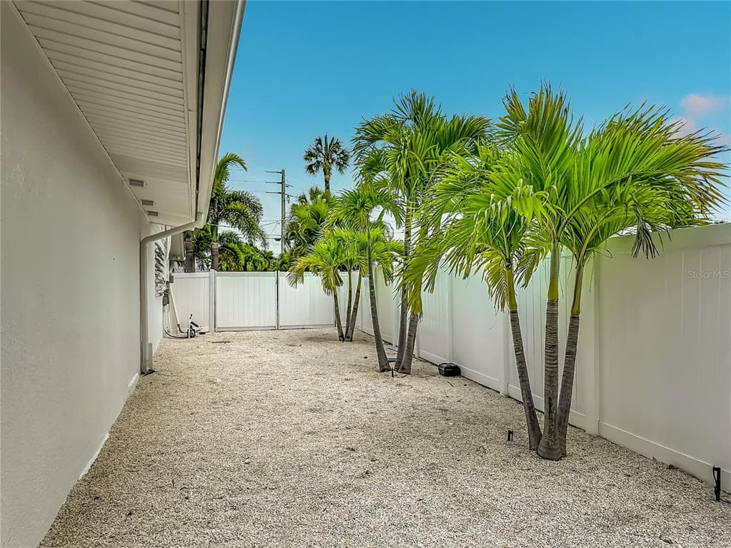 605 KEY ROYALE DRIVE photo 15