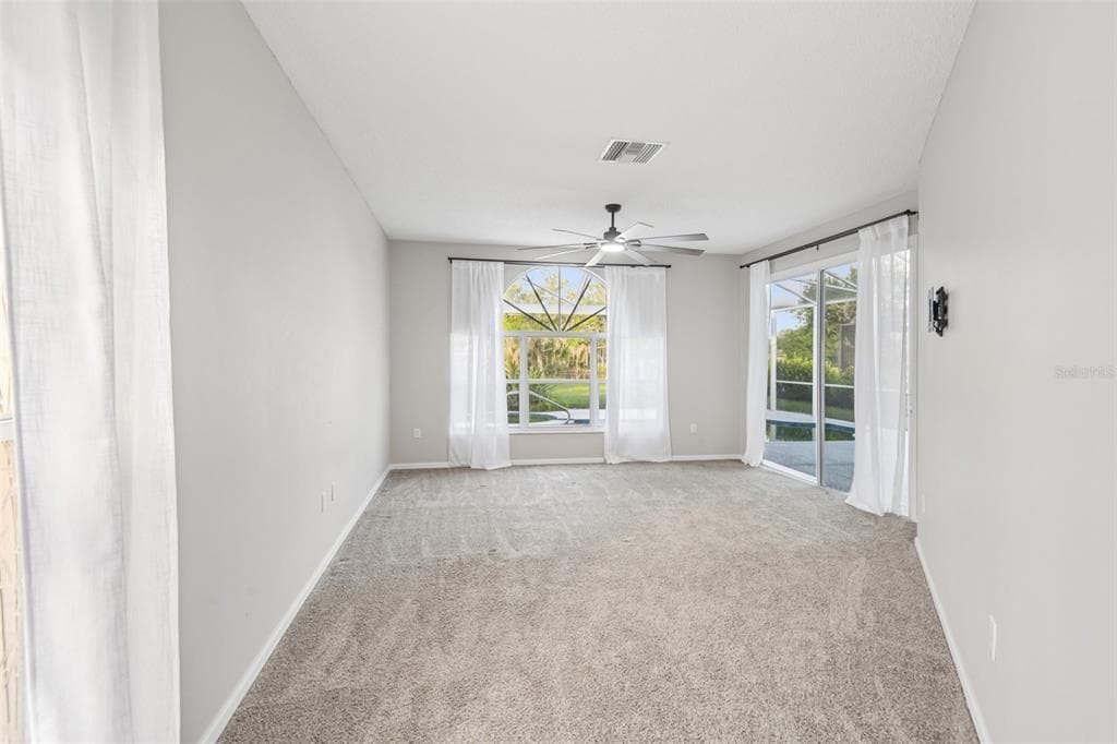 586 KINGSMILL COURT photo 22