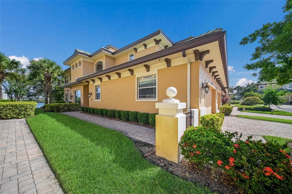 6435 MOORINGS POINT CIRCLE 201 photo 3