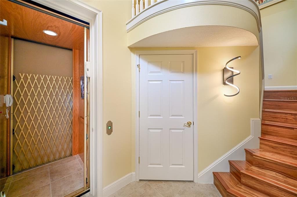 6435 MOORINGS POINT CIRCLE 201 photo 5