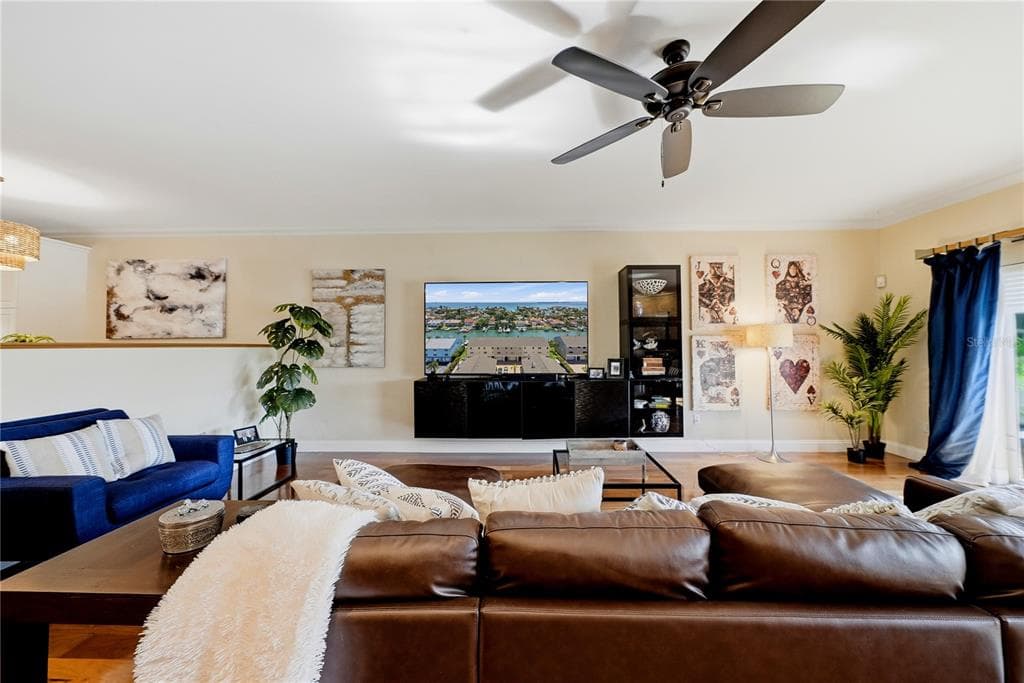 1109 PINELLAS BAYWAY S 103 photo 16