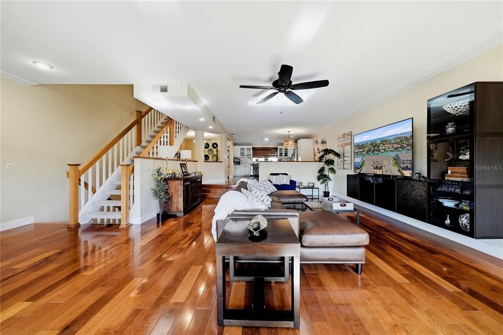 1109 PINELLAS BAYWAY S 103 photo 14
