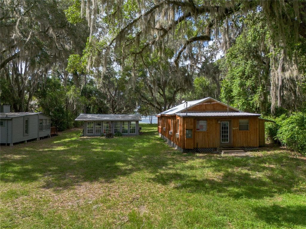 1847 STATE ROAD 20 photo 2