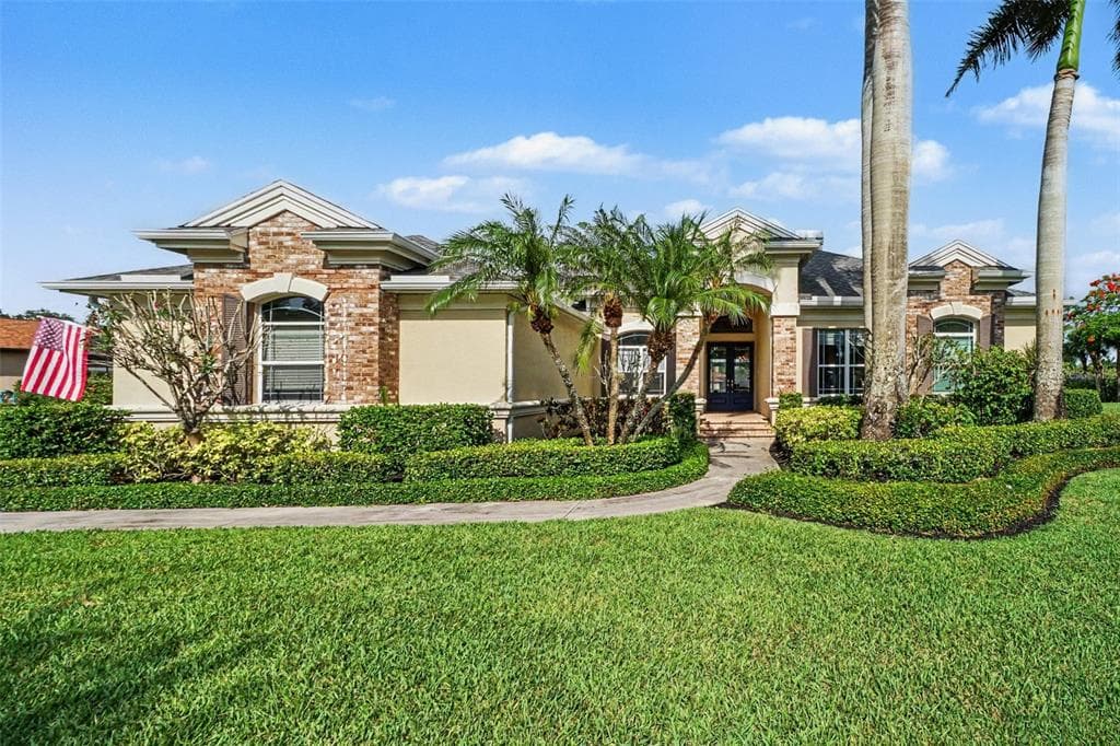15220 BLACKHAWK DRIVE photo 3